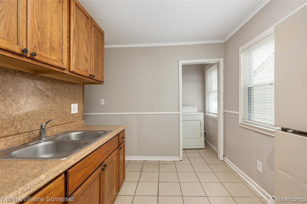 8477 Prospect Avenue, Warren, MI 48089 — Photo 15