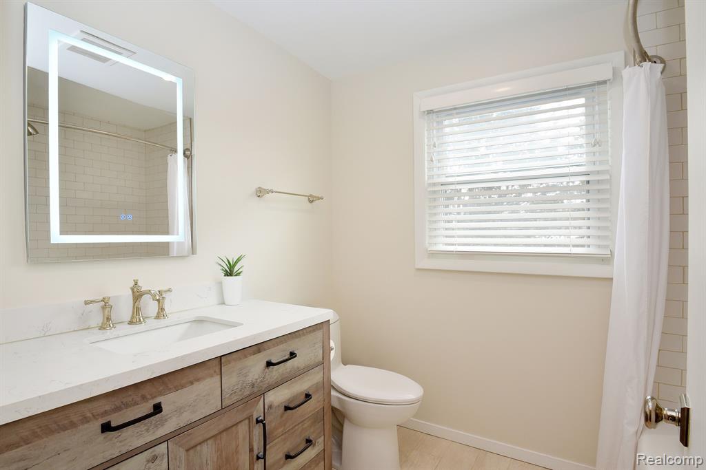 4121 S FULTON Place, Royal Oak, MI 48073 — Photo 24
