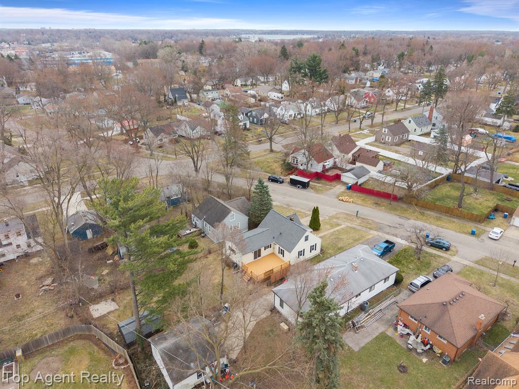 3986 BEECHGROVE Drive, Waterford, MI 48328 — Photo 32