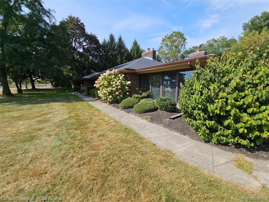 58540 Grand River Avenue, New Hudson, MI 48165 — Photo 5
