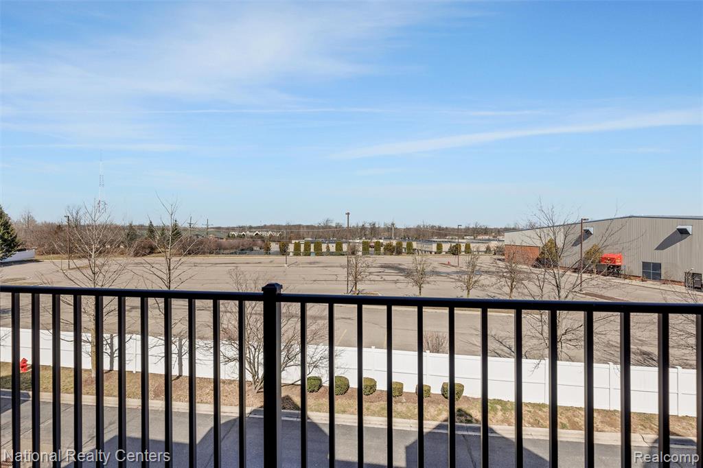 41582 Hamlet Lane, 68, Novi, MI — Photo 19