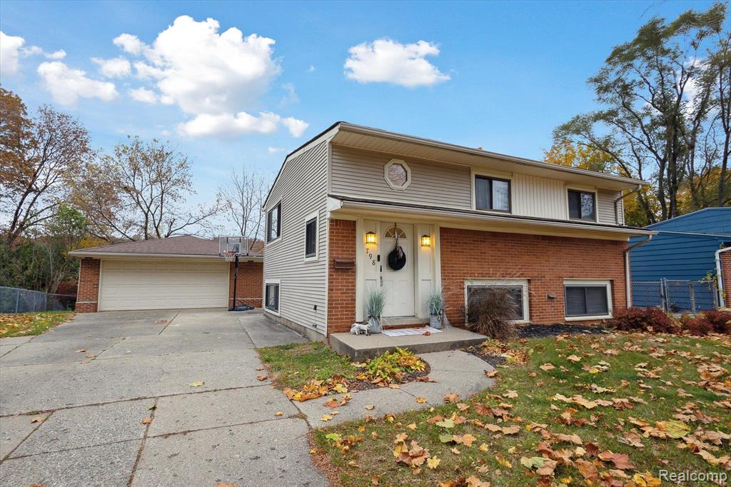 798 PANORAMA Drive, Milford, MI 48381 — Photo 4