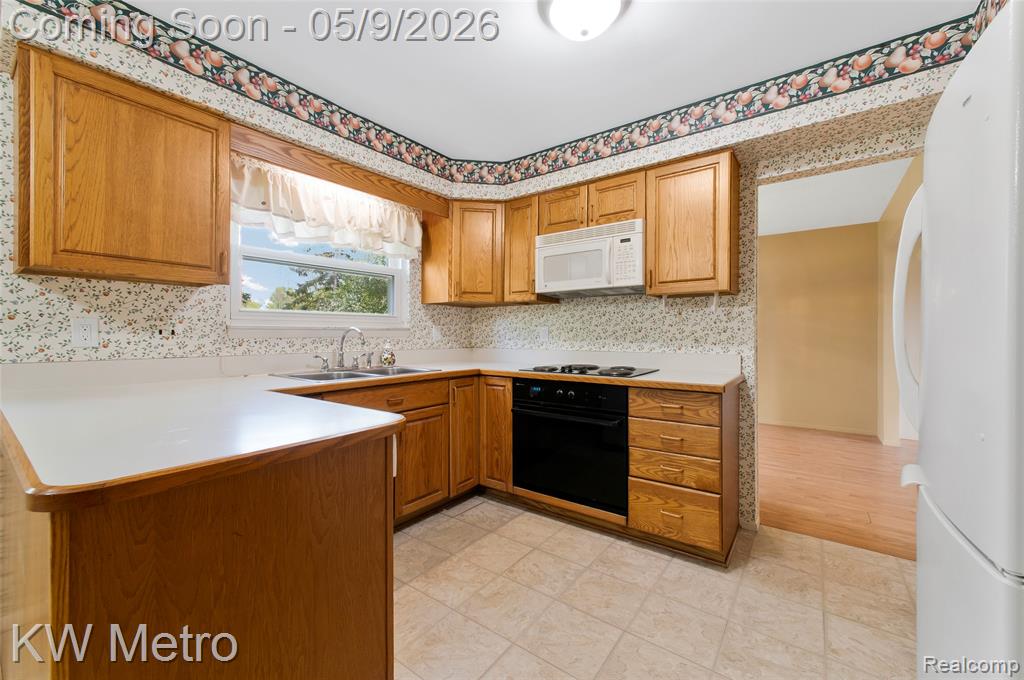 477 Coldiron Drive, Rochester Hills, MI 48307 — Photo 13