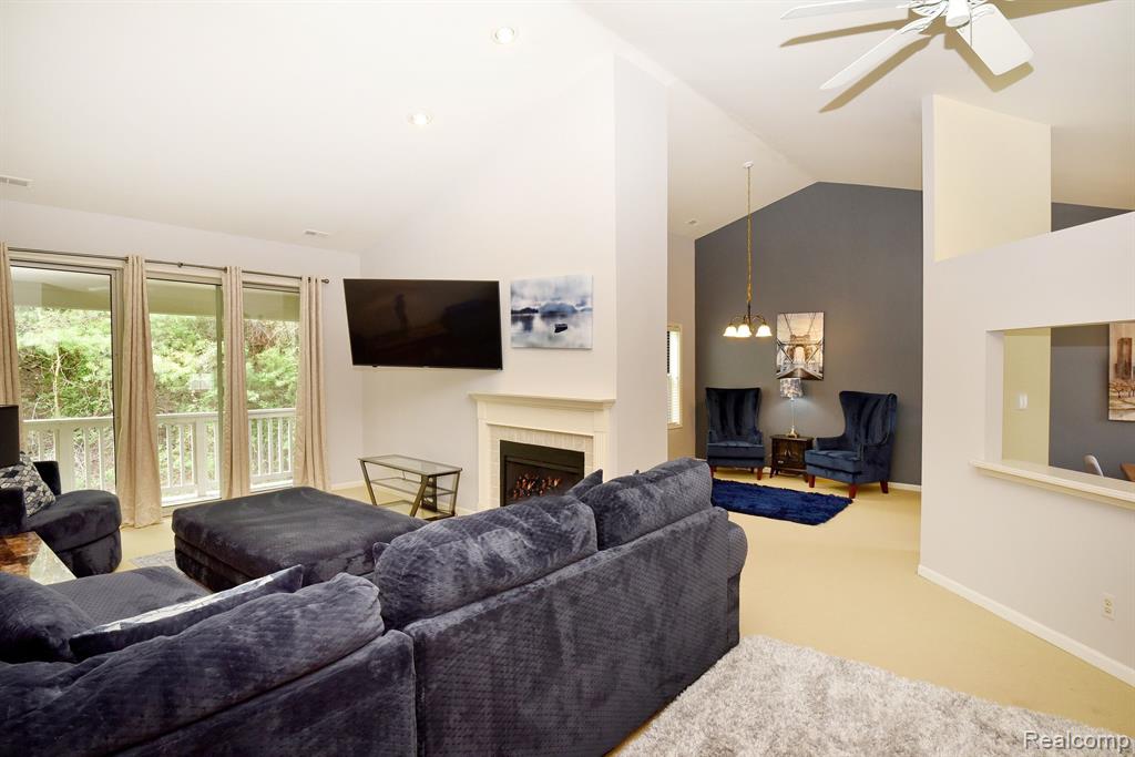 490 NEWBURNE POINTE, Bloomfield Hills, MI 48304 — Photo 4