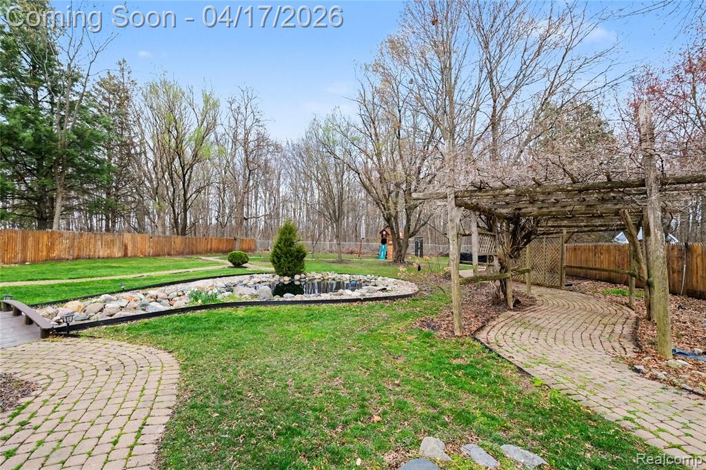 2228 Lost Creek Drive, Flushing, MI 48433 — Photo 26