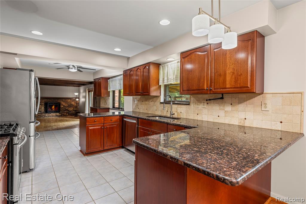 6995 Allen Hill Court, Clarkston, MI 48348 — Photo 6