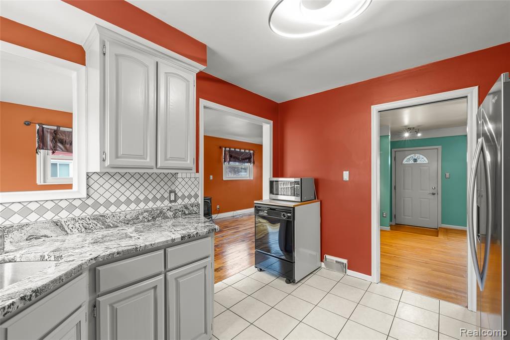 30801 Pardo Street, Garden City, MI — Photo 7