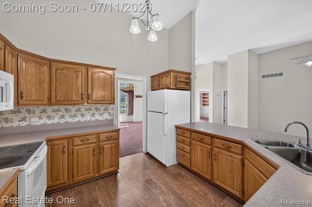 5128 Queensway, Howell, MI 48843 — Photo 14