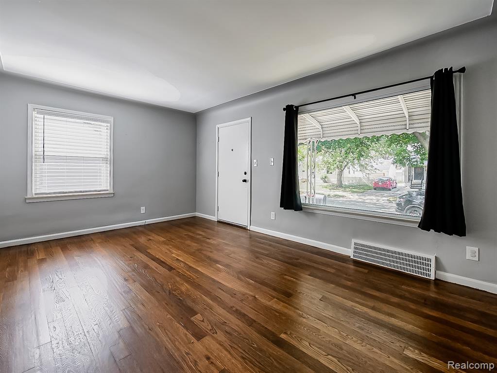 4205 Syracuse Street, Dearborn Heights, MI 48125 — Photo 4
