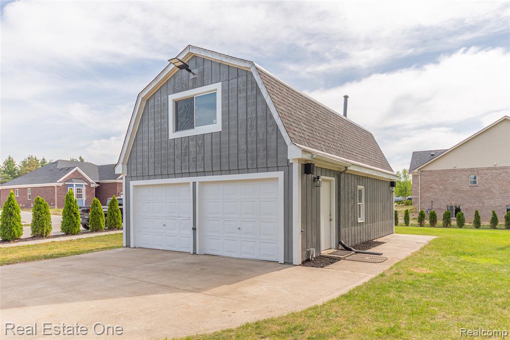912 N Wixom Road, Wixom, MI 48393 — Photo 45