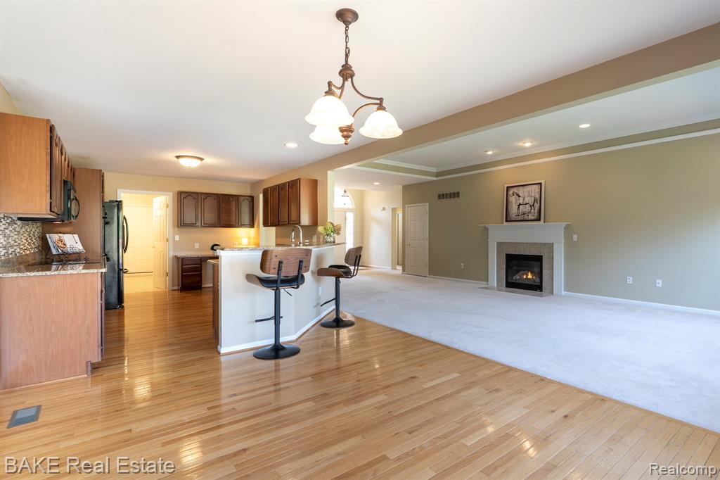 49402 N Glacier, Northville, MI 48168 — Photo 11