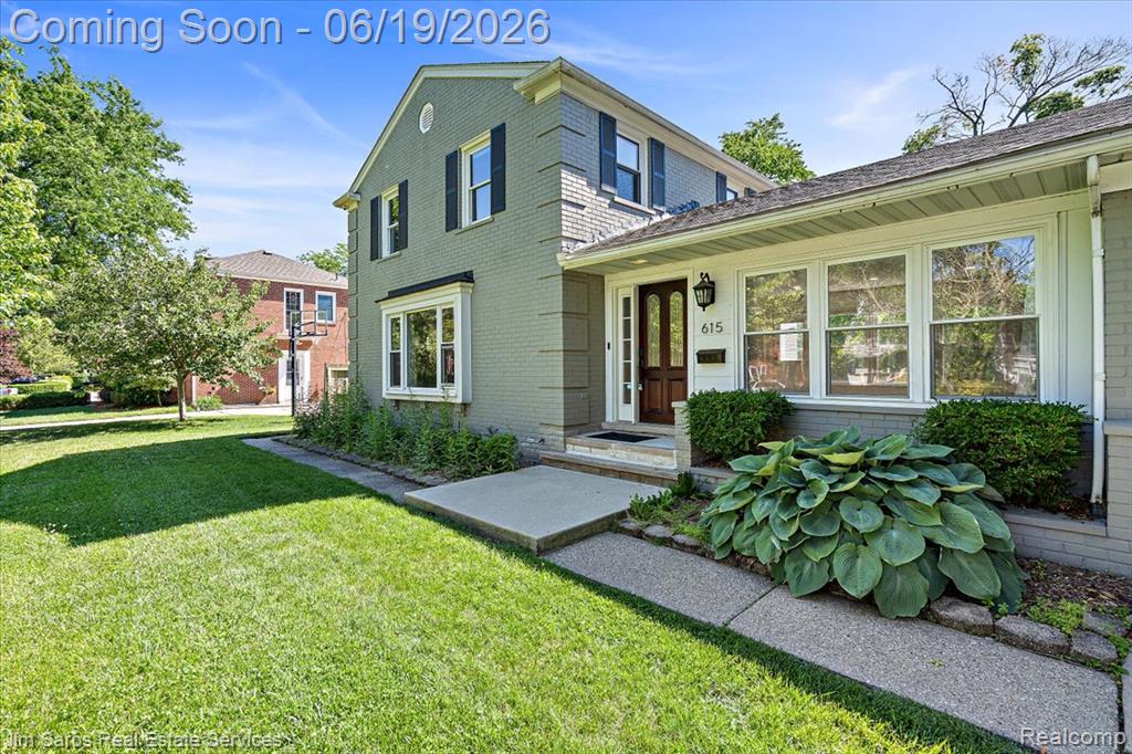 615 Lakepointe Street, Grosse Pointe, MI 48230 — Photo 2