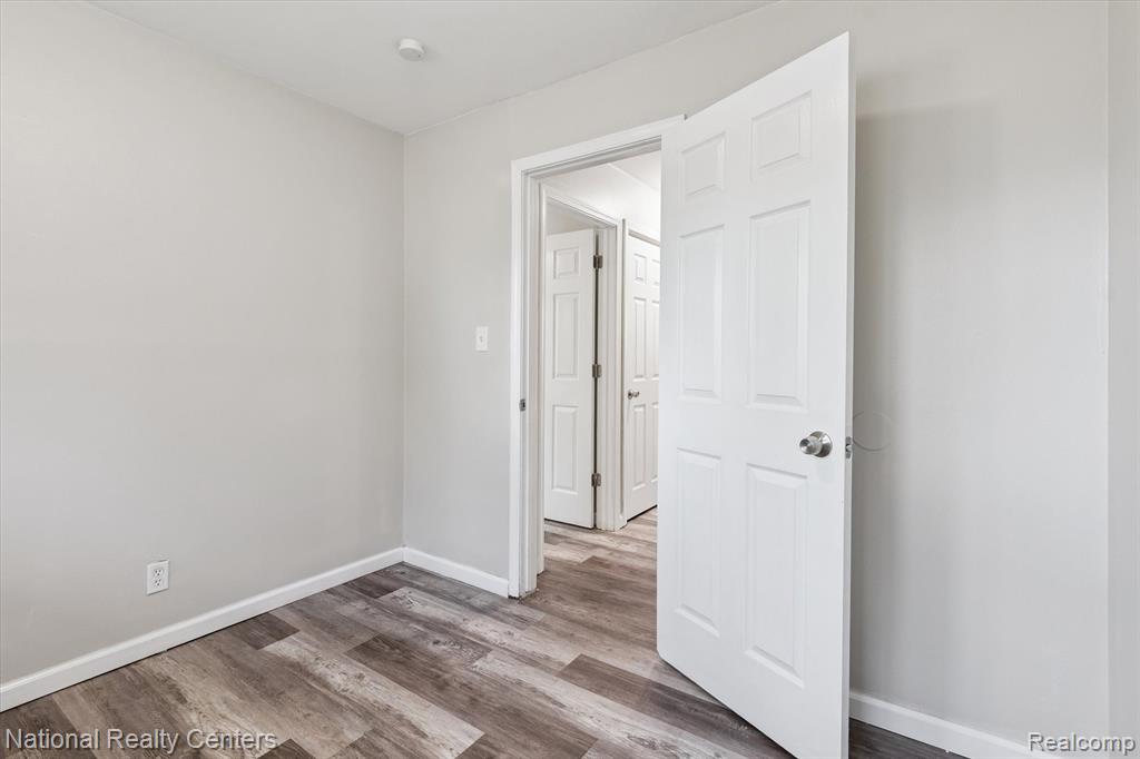 21901 Sloman Street, Oak Park, MI 48237 — Photo 15