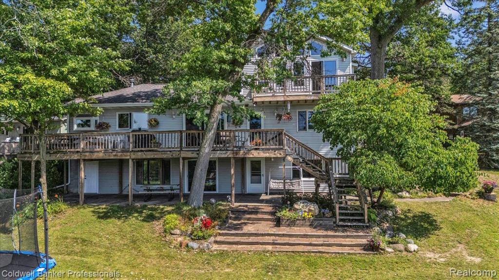 1325 Elkhorn Lake Road, Lake Orion, MI 48362 — Photo 2