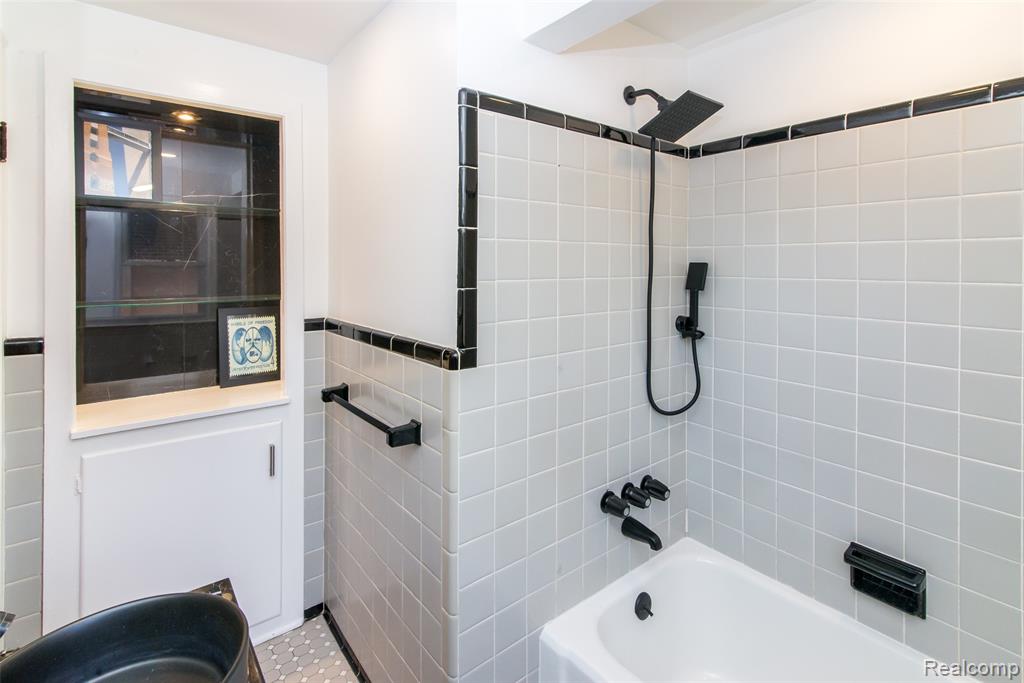17145 Fairfield Street, Detroit, MI 48221 — Photo 32