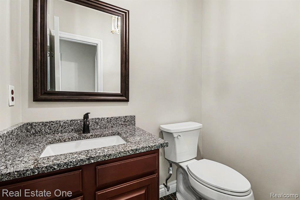 4757 Hardwoods Drive, West Bloomfield, MI 48323 — Photo 30