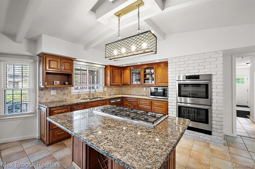 4384 SUNNINGDALE Drive, Bloomfield Hills, MI 48302 — Photo 18