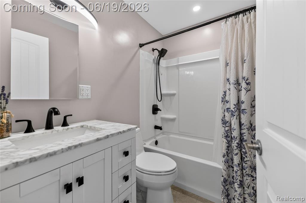 25815 West River Road, Grosse Ile, MI 48138 — Photo 24