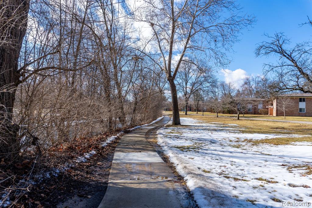 1205 ISLAND Drive, 201, Ann Arbor, MI 48105 — Photo 38