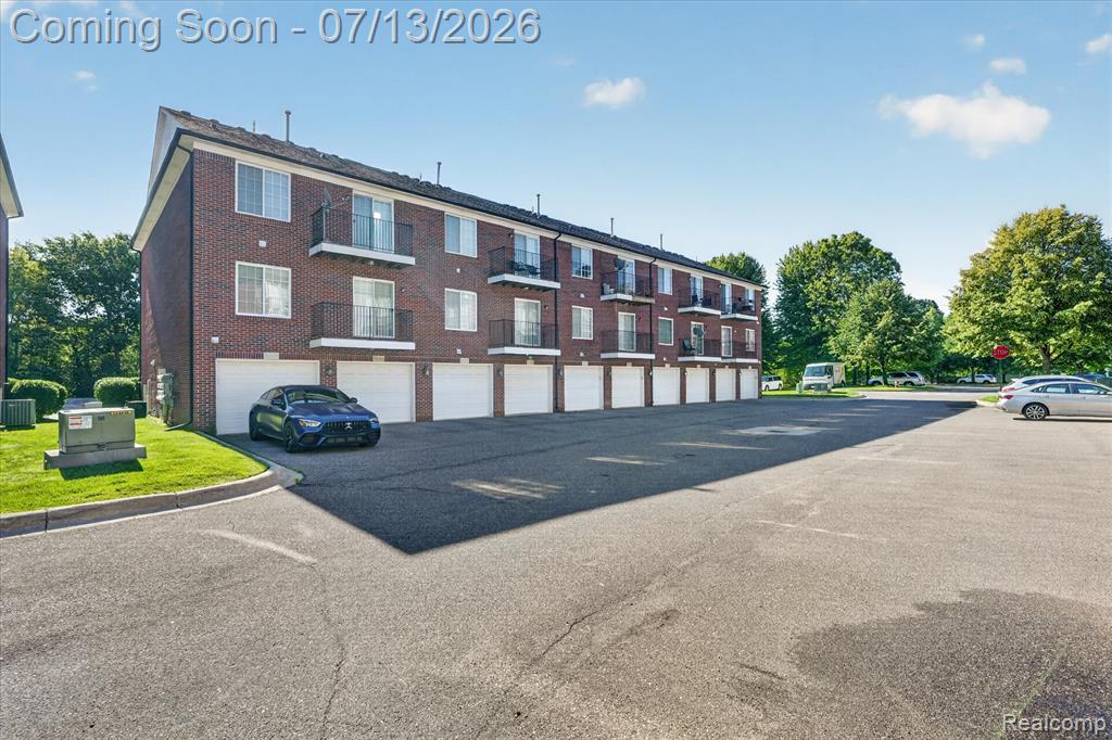53118 Providence Drive E, 41, Utica, MI 48316 — Photo 33