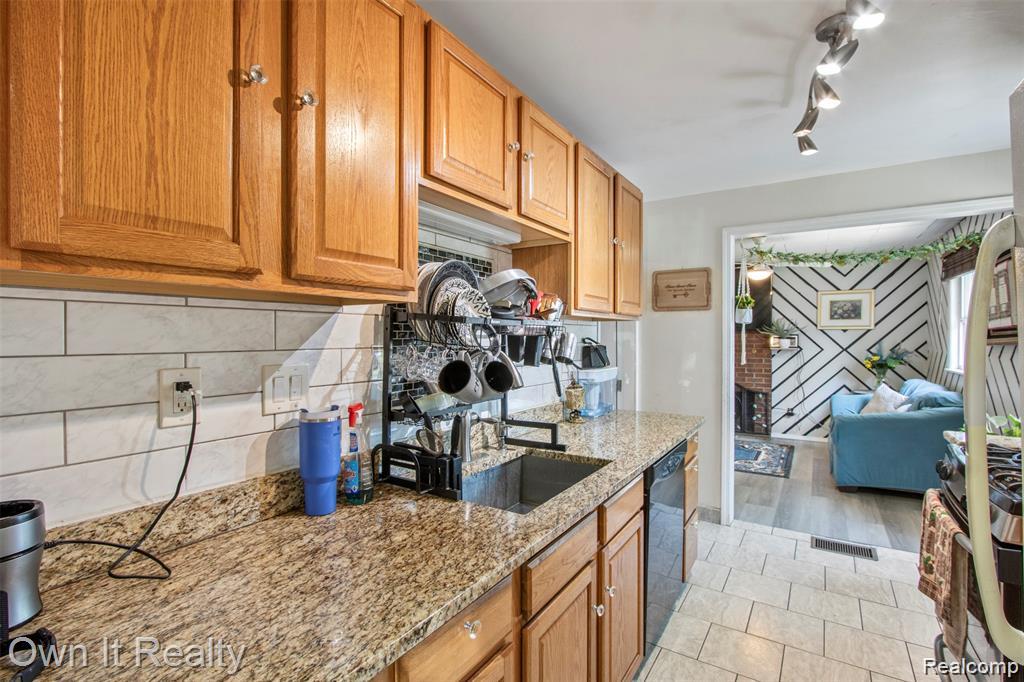 4673 Dearborndale Street, Dearborn Heights, MI 48125 — Photo 5