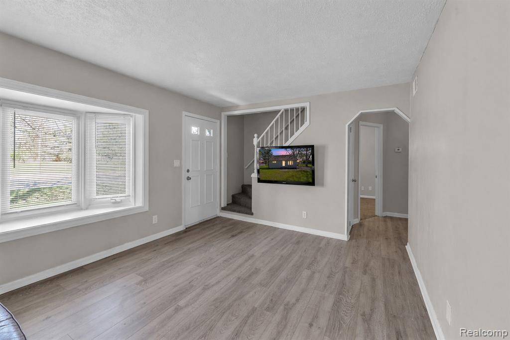 36845 Sibley Road, New Boston, MI 48164 — Photo 11