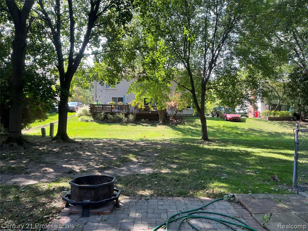 5720 Beauchamp, West Bloomfield, MI — Photo 30