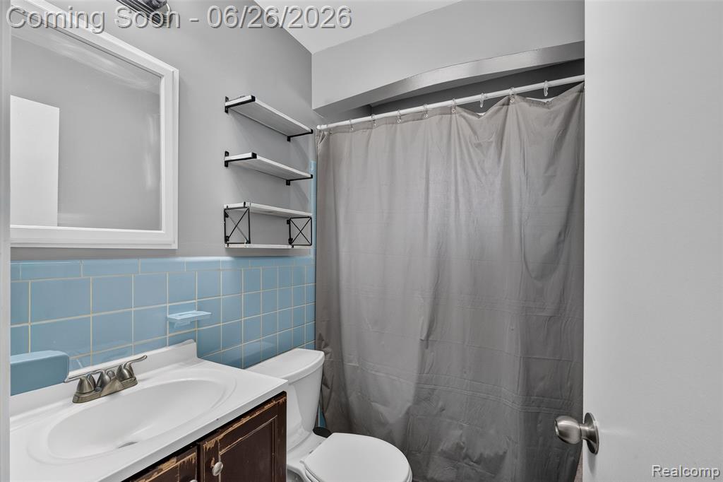 7660 Louise Court, Westland, MI — Photo 20