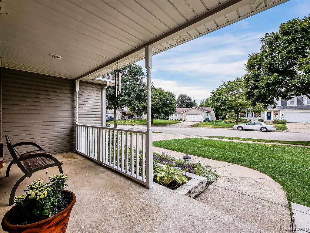 1394 MIDDLEWOOD Drive, Saline, MI 48176 — Photo 3