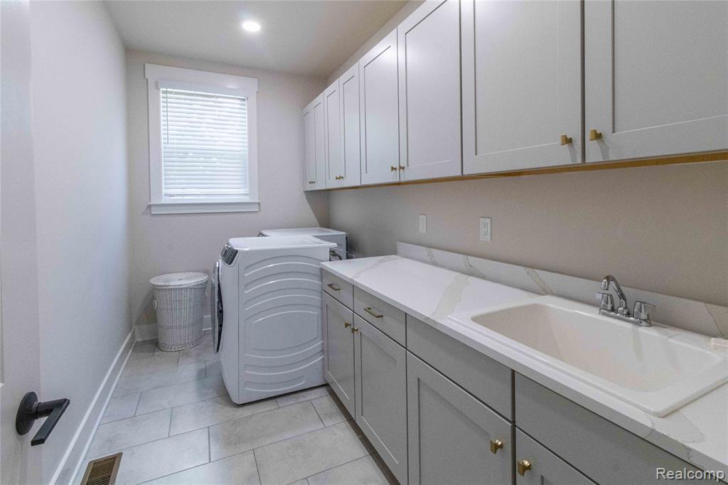 5532 Timber Glen Court, Ann Arbor, MI 48108 — Photo 37