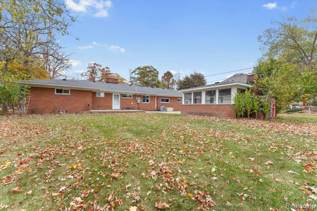 9127 Lake Road, Grosse Ile, MI 48138 — Photo 29
