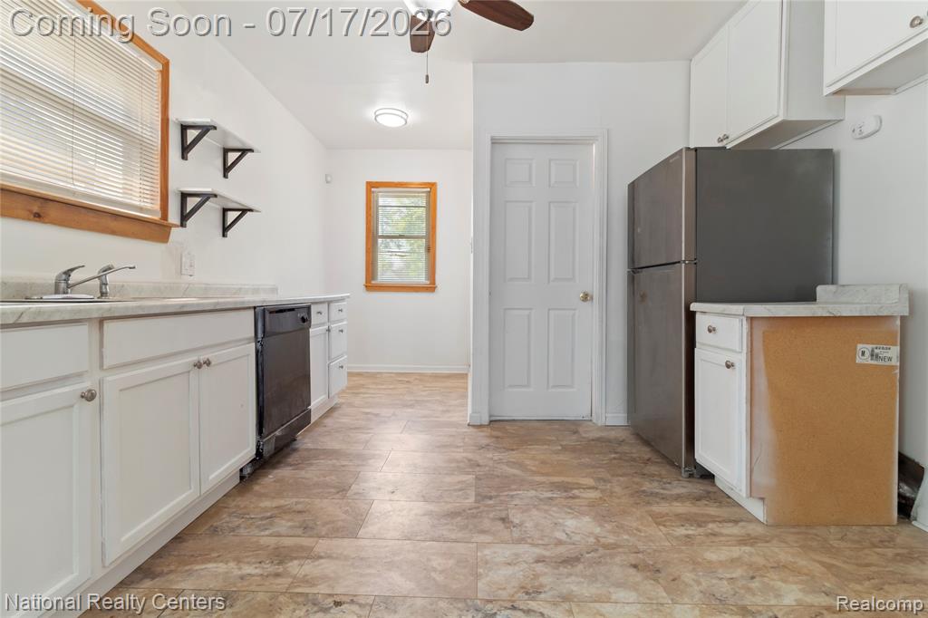 9281 Boleyn Street, Detroit, MI 48224 — Photo 11
