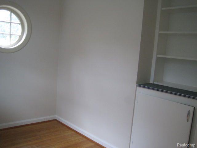430 COMMON Street, Walled Lake, MI 48390 — Photo 10