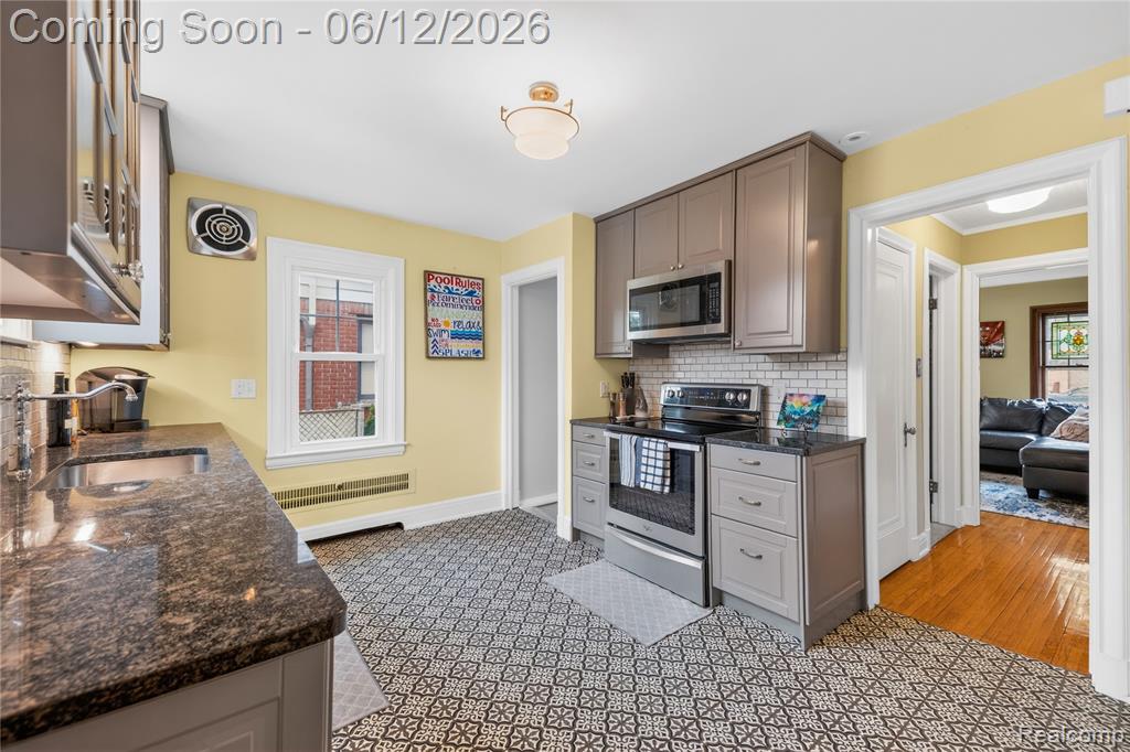 120 Superior Boulevard, Wyandotte, MI 48192 — Photo 12
