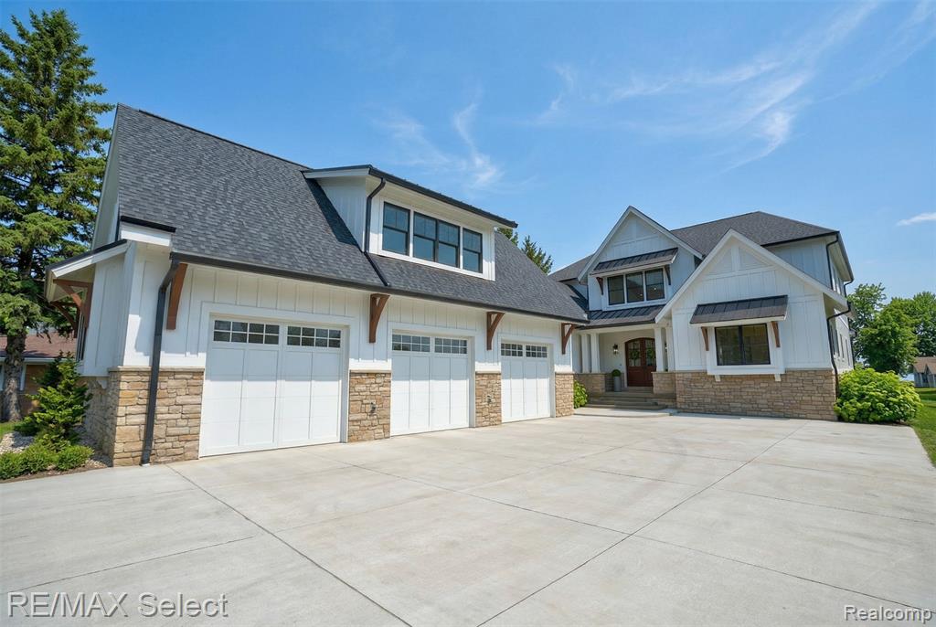 2208 Grove Park Road, Fenton, MI, 48430