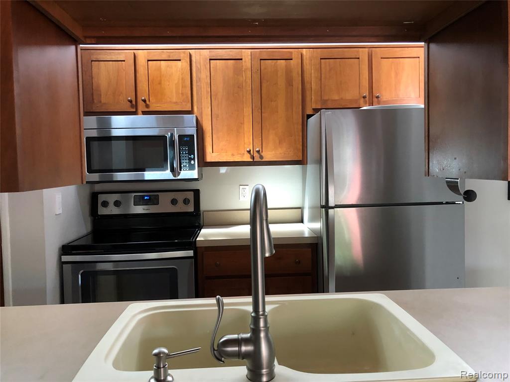 2405 Packard Street, 40D, Ann Arbor, MI 48104 — Photo 6