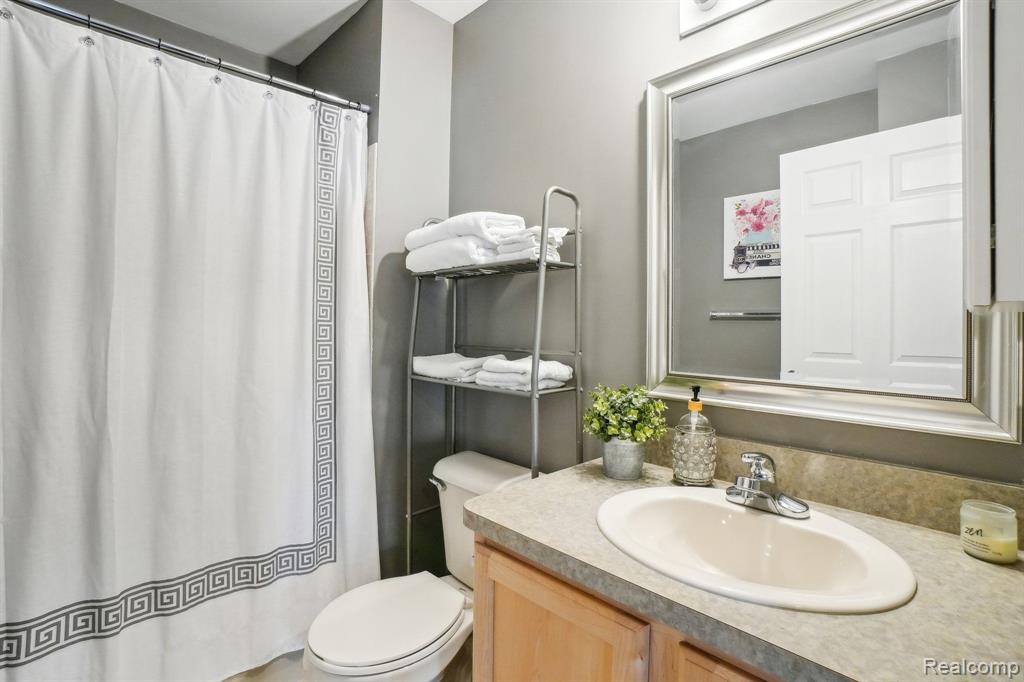 56706 LONGHORN Drive, Shelby Twp, MI 48316 — Photo 12
