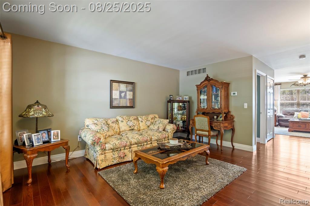 48201 Nottinghill Lane, Canton, MI 48188 — Photo 10