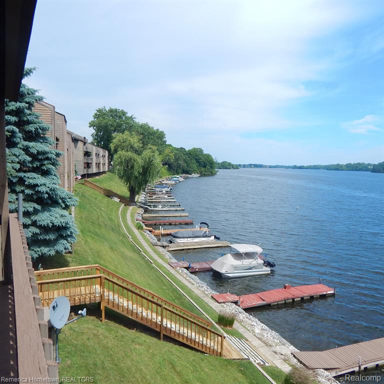 812 cliffs Drive, Ypsilanti, MI 48198 — Photo 46
