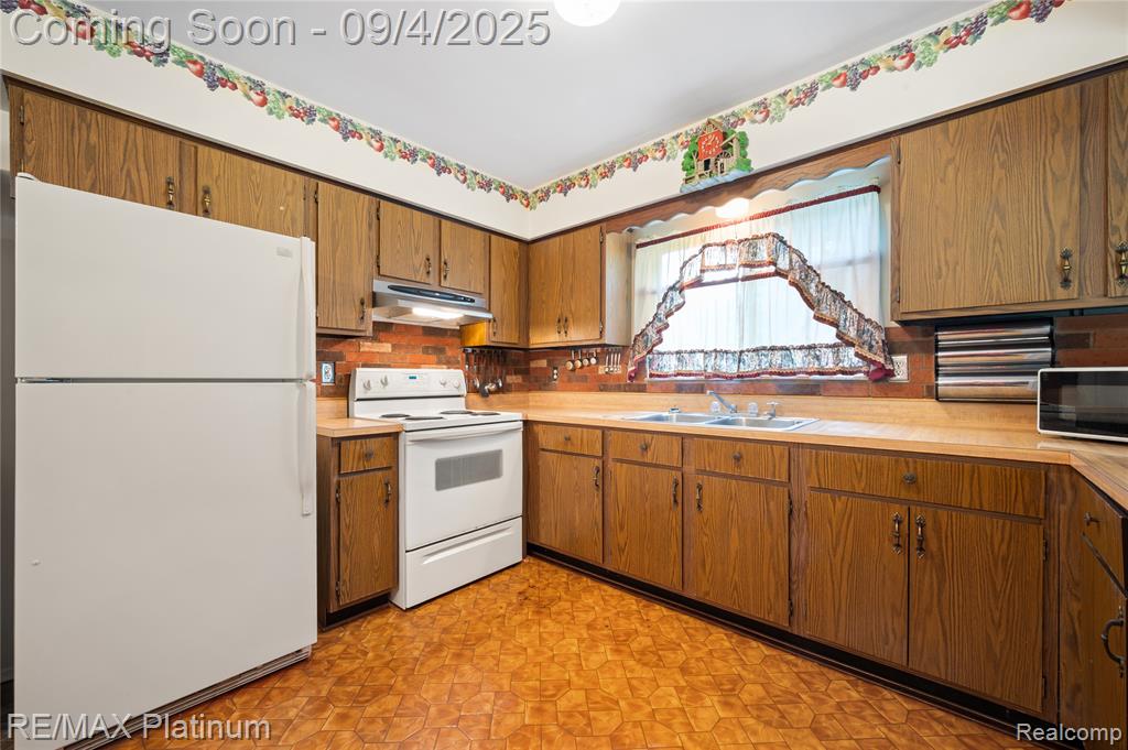 10600 Pinehill Drive, Holly, MI 48442 — Photo 10