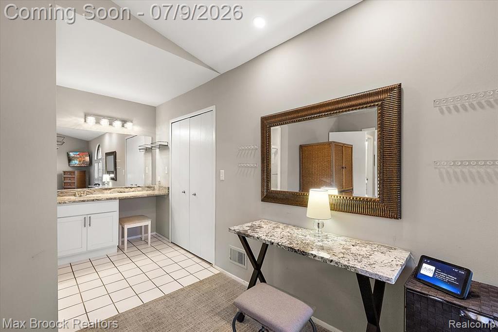 5601 Drake Hollow Drive W, West Bloomfield, MI — Photo 31