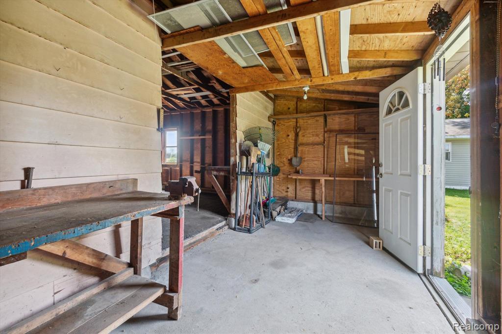 9990 E NEWBURG Road, Durand, MI 48429 — Photo 29