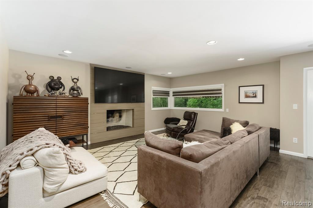 5156 Chestershire Court, West Bloomfield, MI — Photo 11