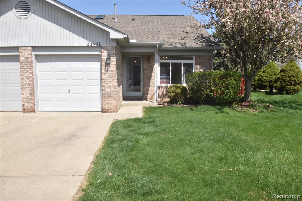 23436 Mahoney Court, 182, Trenton, MI 48183 — Photo 2
