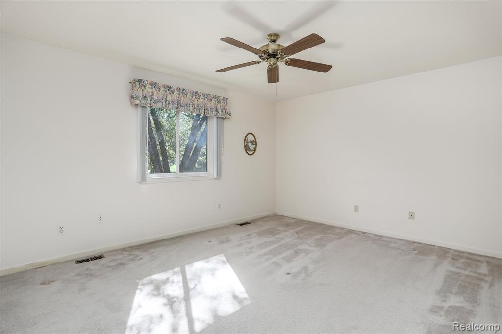 9735 HAWTHORNE GLEN Drive, Grosse Ile, MI 48138 — Photo 23