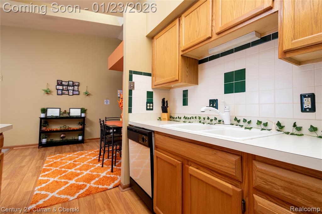 1585 Harbour Boulevard, 166, Trenton, MI 48183 — Photo 11