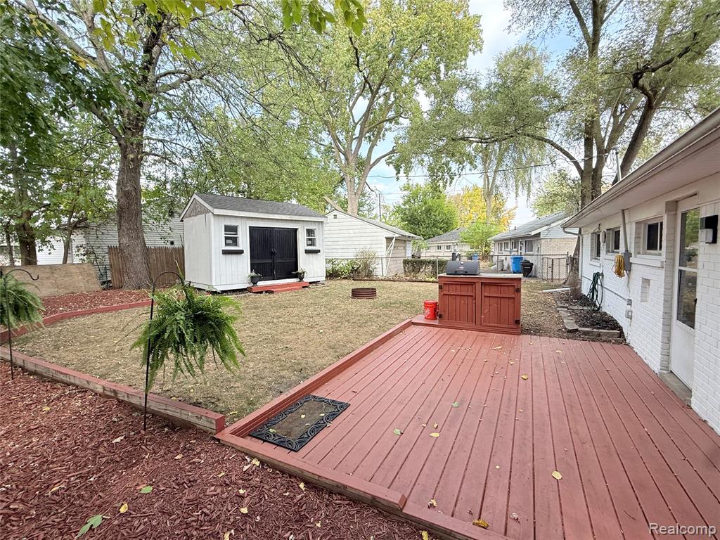 25747 Miracle Drive, Madison Heights, MI 48071 — Photo 25