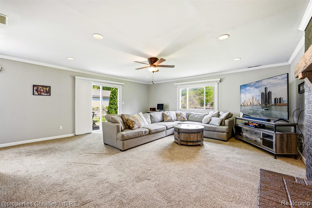 9034 Elmhurst Avenue, Plymouth, MI 48170 — Photo 17