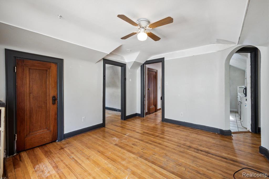 805 E GEORGE Avenue, Hazel Park, MI 48030 — Photo 28