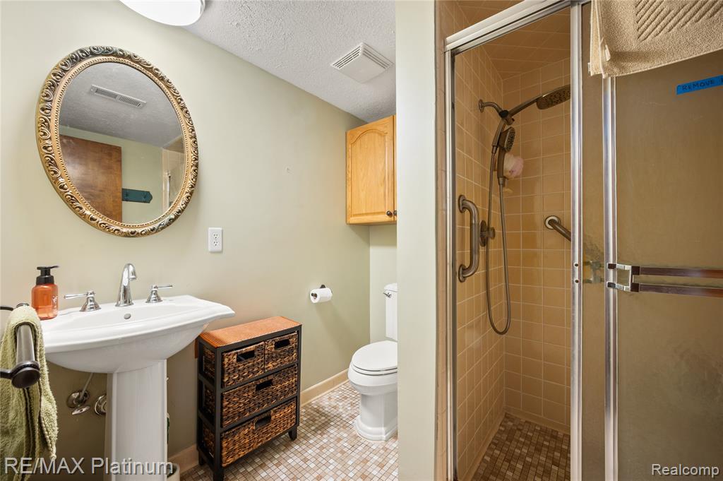 839 Harlequin Court, Highland, MI — Photo 15